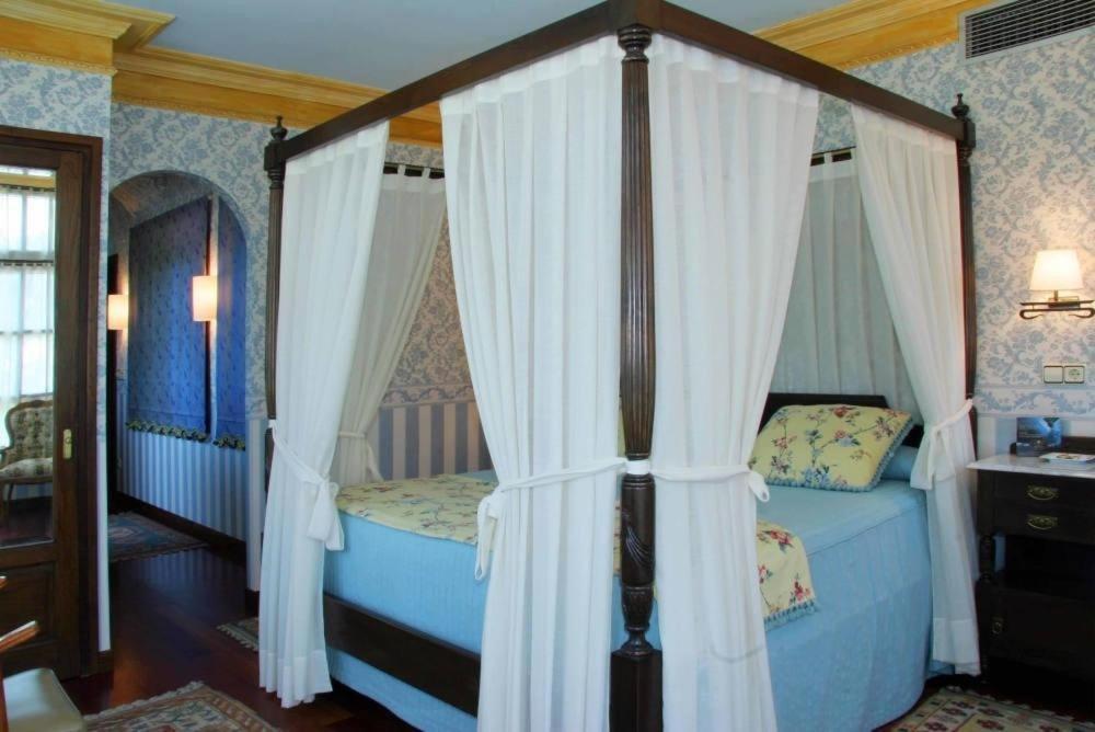 Hotel Palacete Real Villamayor  Exteriör bild