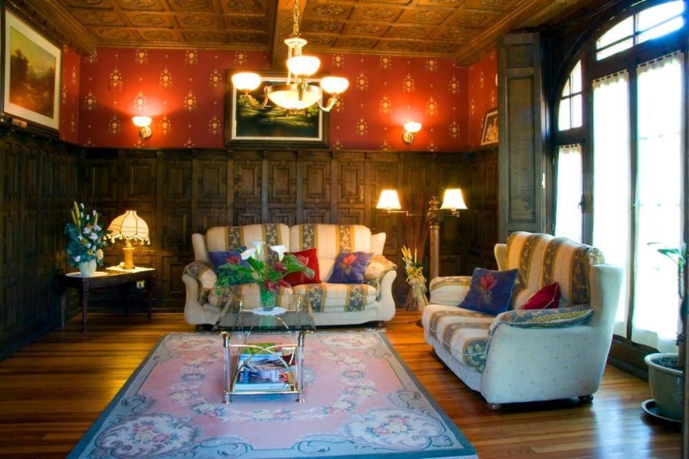 Hotel Palacete Real Villamayor  Exteriör bild