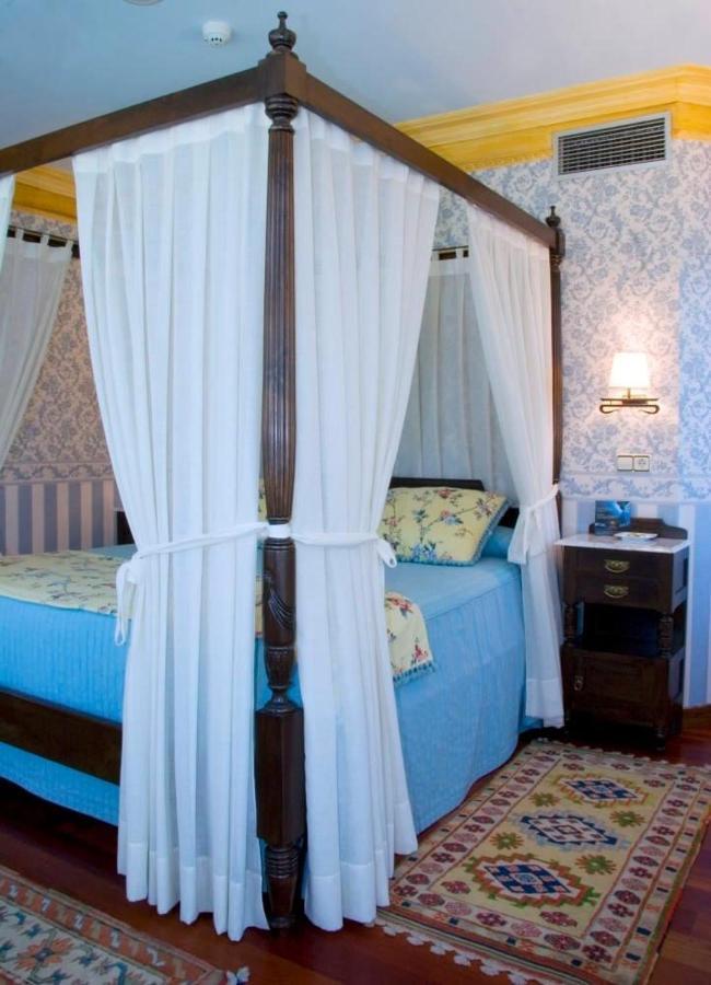 Hotel Palacete Real Villamayor  Exteriör bild