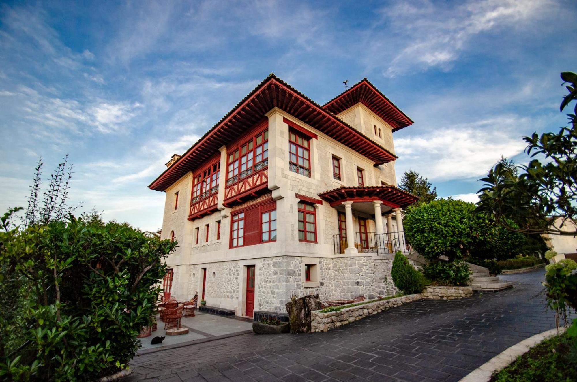 Hotel Palacete Real Villamayor  Exteriör bild