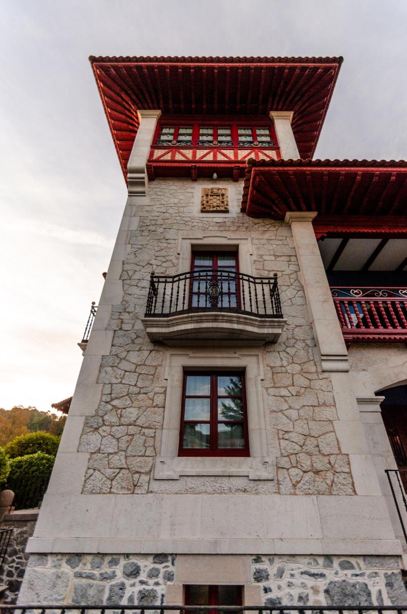 Hotel Palacete Real Villamayor  Exteriör bild